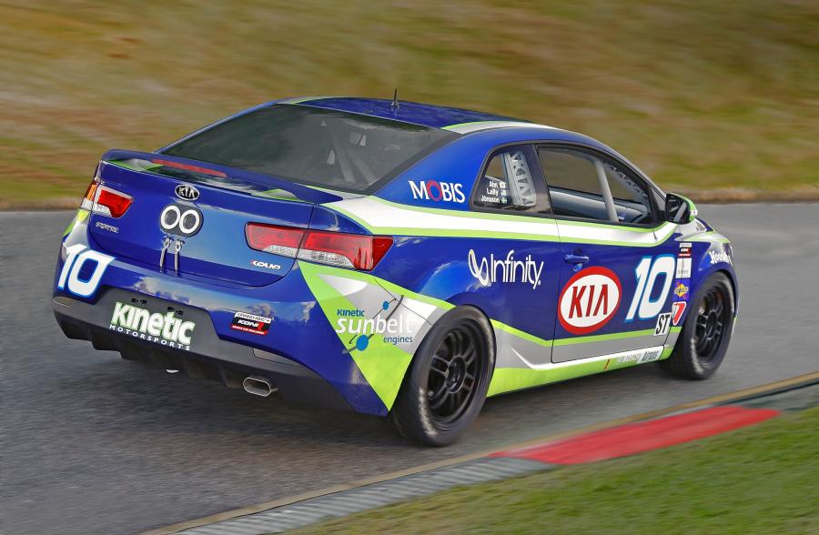  Kia Forte Koup Grand-Am Race Car 2010 года  (фото 13 из 20)